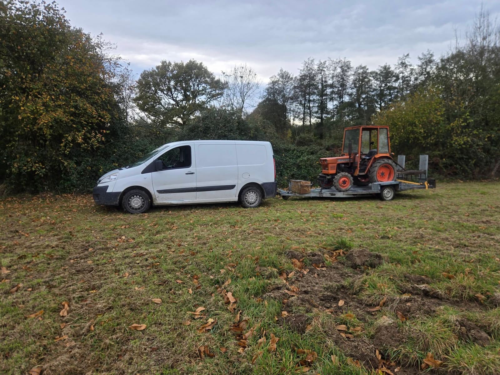 Micro-tracteur avec broyeur compact pour finition